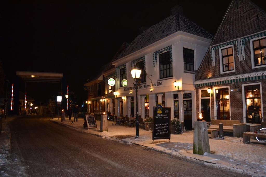 Stadsherberg 'Het Wapen Van Ijlst' Bagian luar foto