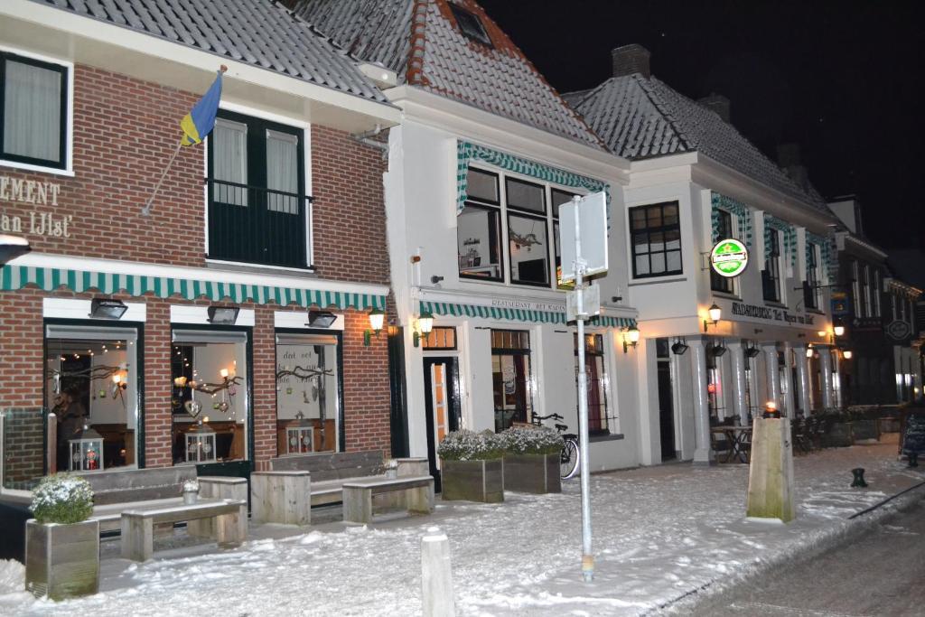 Stadsherberg 'Het Wapen Van Ijlst' Bagian luar foto